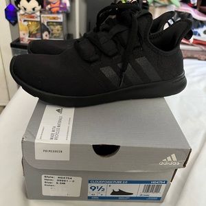 Black Adidas cloud foam pure